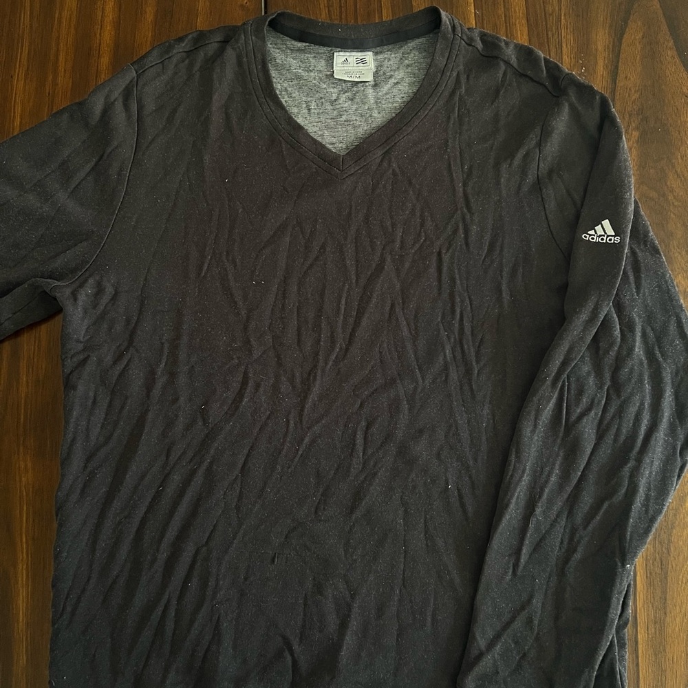 Black Adidas long sleep shirt, ideal for sports. Size Medium, great condition